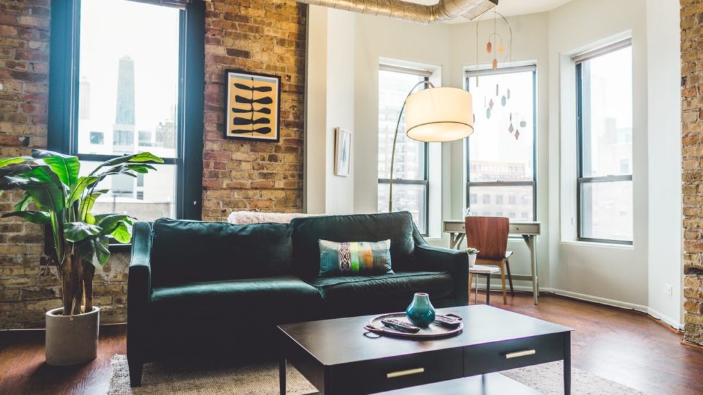 airbnb apartment host
